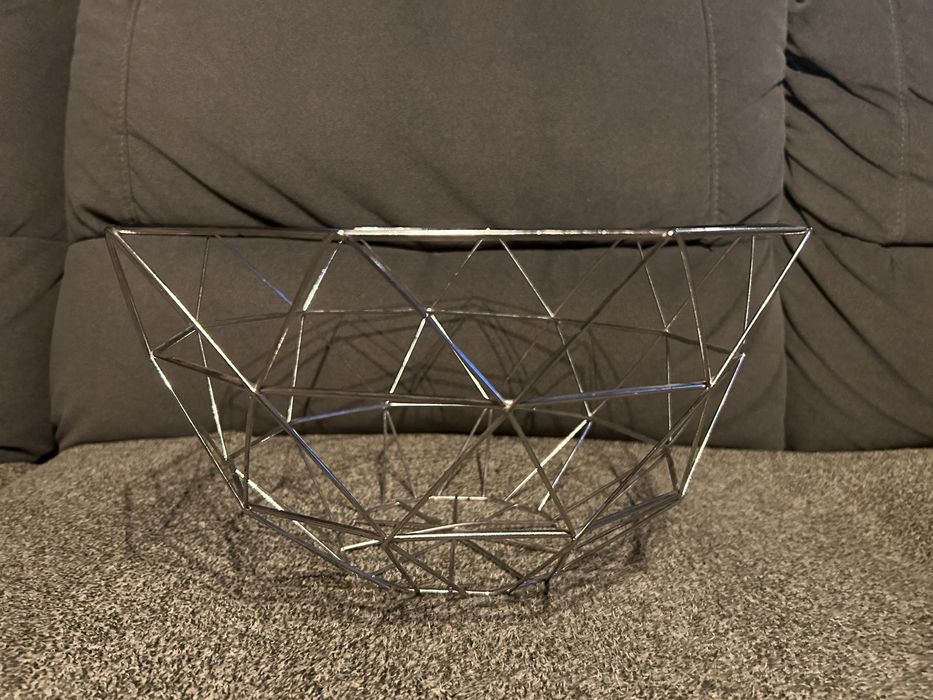 Metalowy duzy kosz na owoce