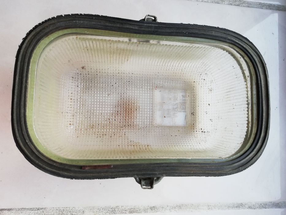 Plafon  PRL sprawne  220v do garażu i  loftu