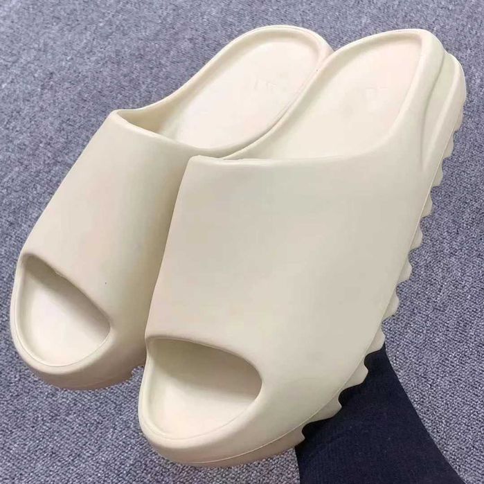 adidas Yeezy Slide Bone R.37
