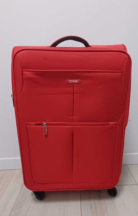 Średnia walizka Ochnik czerwona