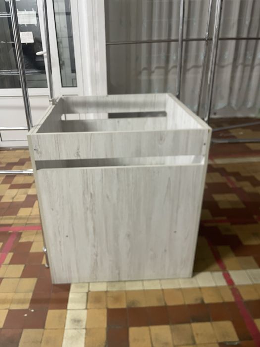 Продам меблі для магазину