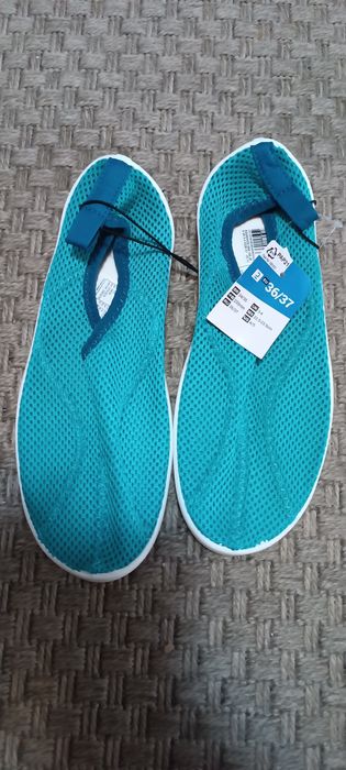 Sapatos de água/rio
