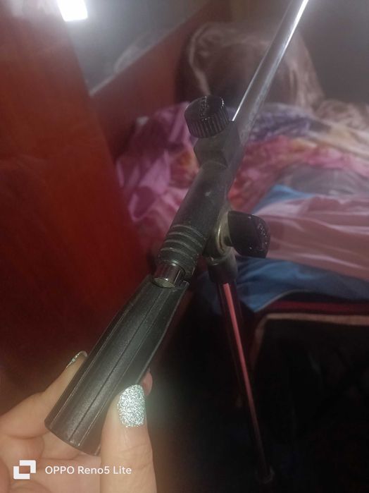 Продаю стойку под микрофон Журавль