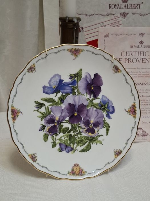 Посуд Royal Albert