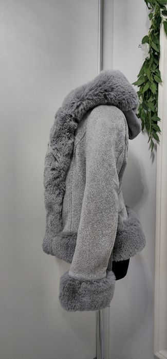 Szara kurtka z kapturem futerko 36