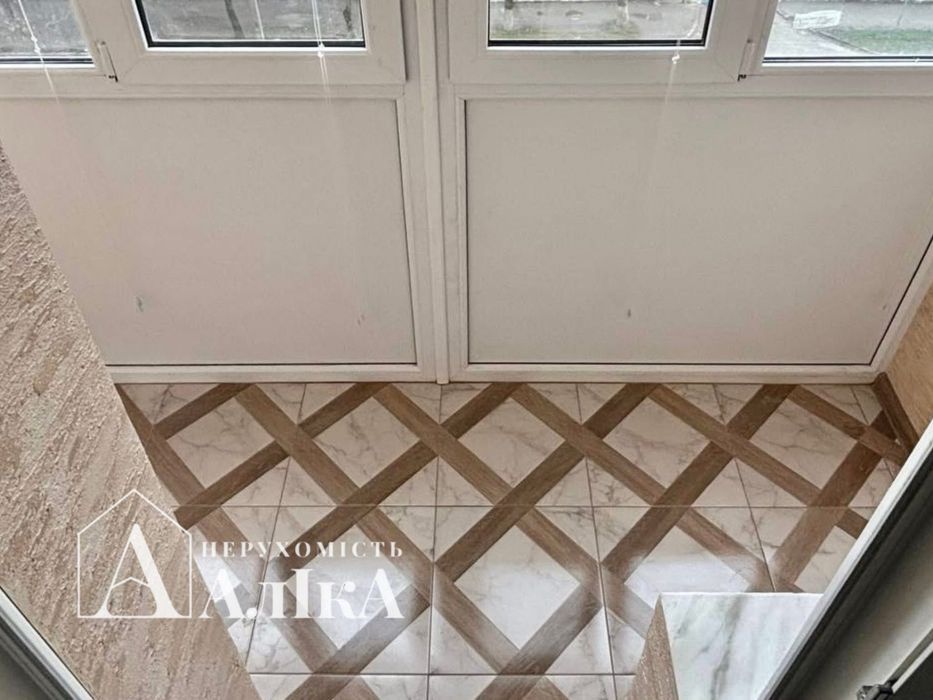 Продам 2-кімнатну квартиру в самому центрі міста