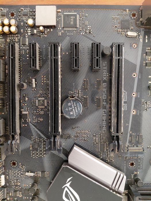Motherboard ASUS ROG Strix B350-F Gaming (AM4 / DDR4)
