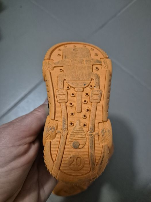 Kapcie chłopięce z koparką