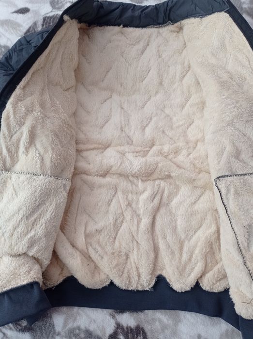 Куртка хххл гарно пошита.