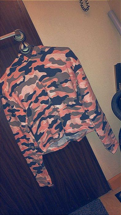 158/164 lub s/m krótka bluza camo oversize z kapturem