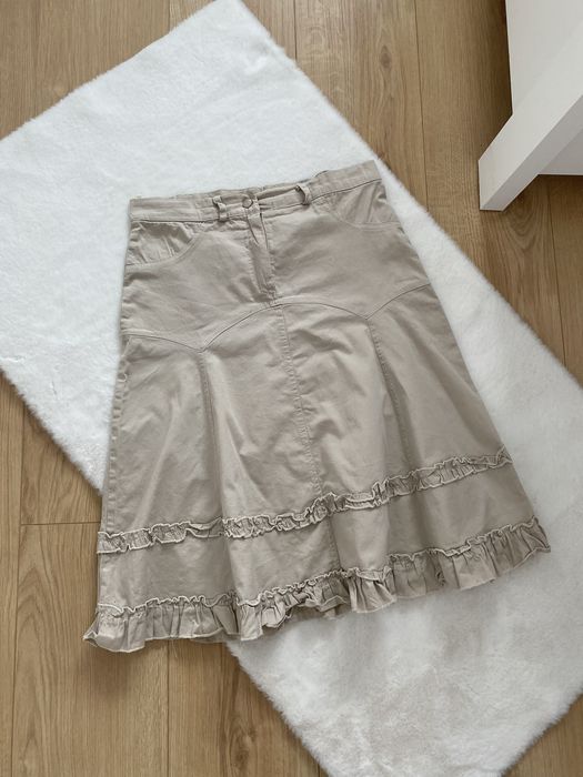 Beżowa spódnica do kolan M 38 basic