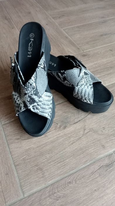 Klapki K&M 41 nowe