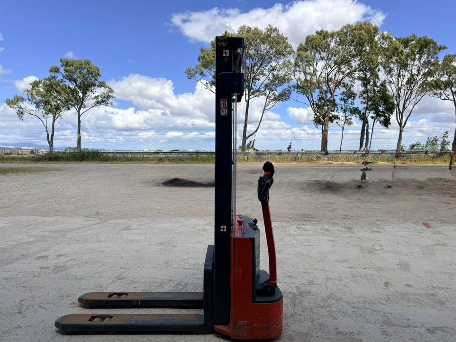 Stacker linde l 10
