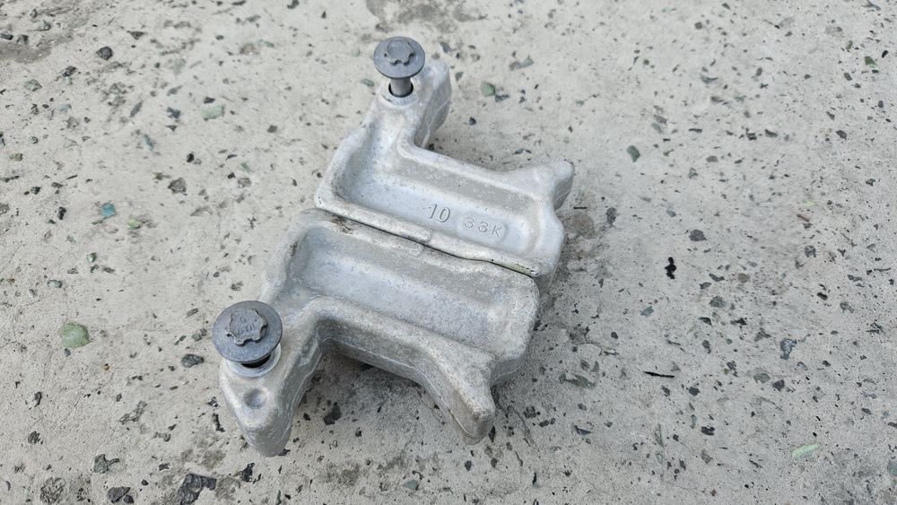 Кутики підсилювача переднього бампера на Tesla MY  1487601-00-F