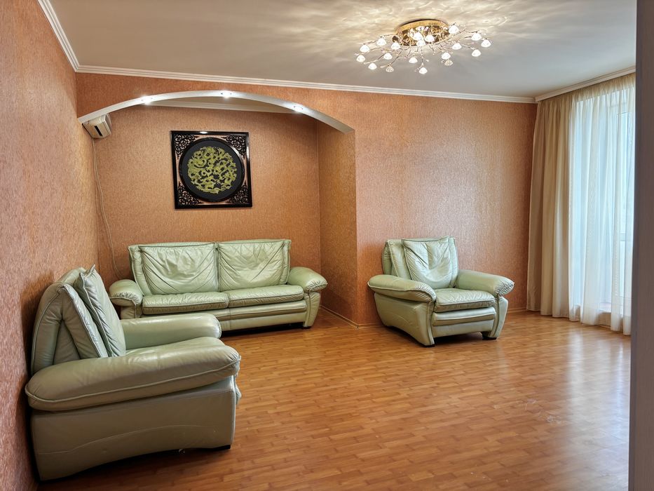 3 кімнатна з меблями та побутовою технікою Ковалівка,поруч центр міста