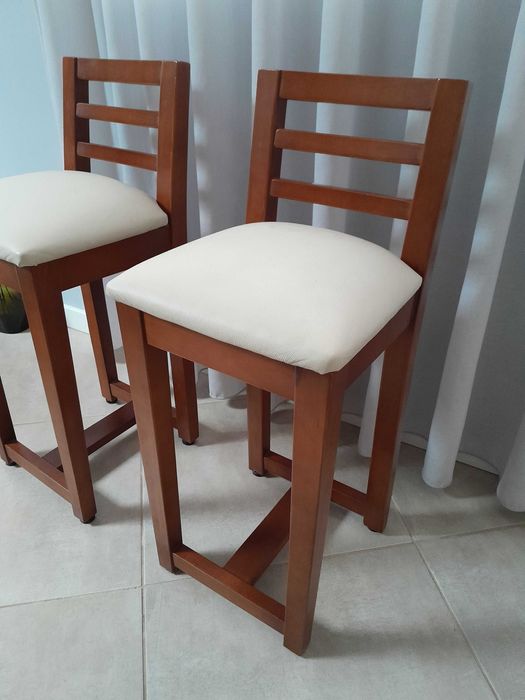 Bancos altos de balcão