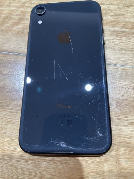 iPhone XR 64GB Preto