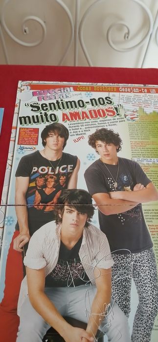 Capa Jonas Brothers  + Artigo