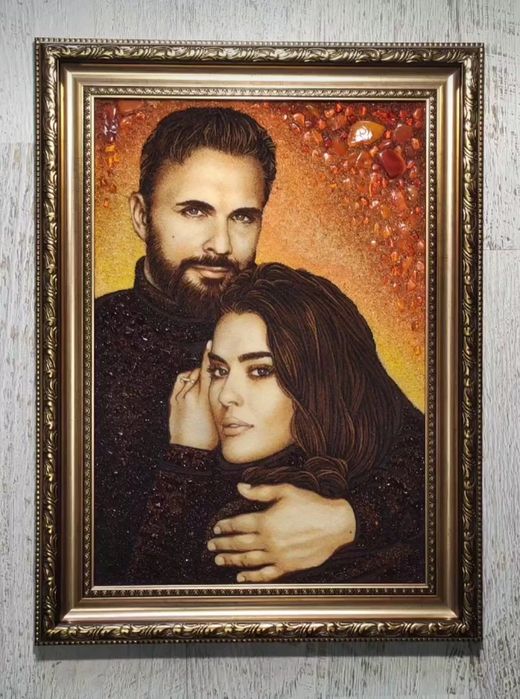 Портрет з бурштину