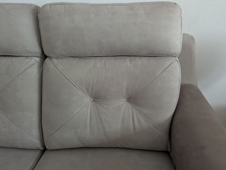 Sofá 3 lugares bege