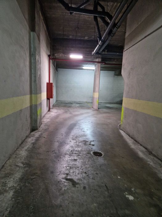 Arrenda-se Lugar de Garagem