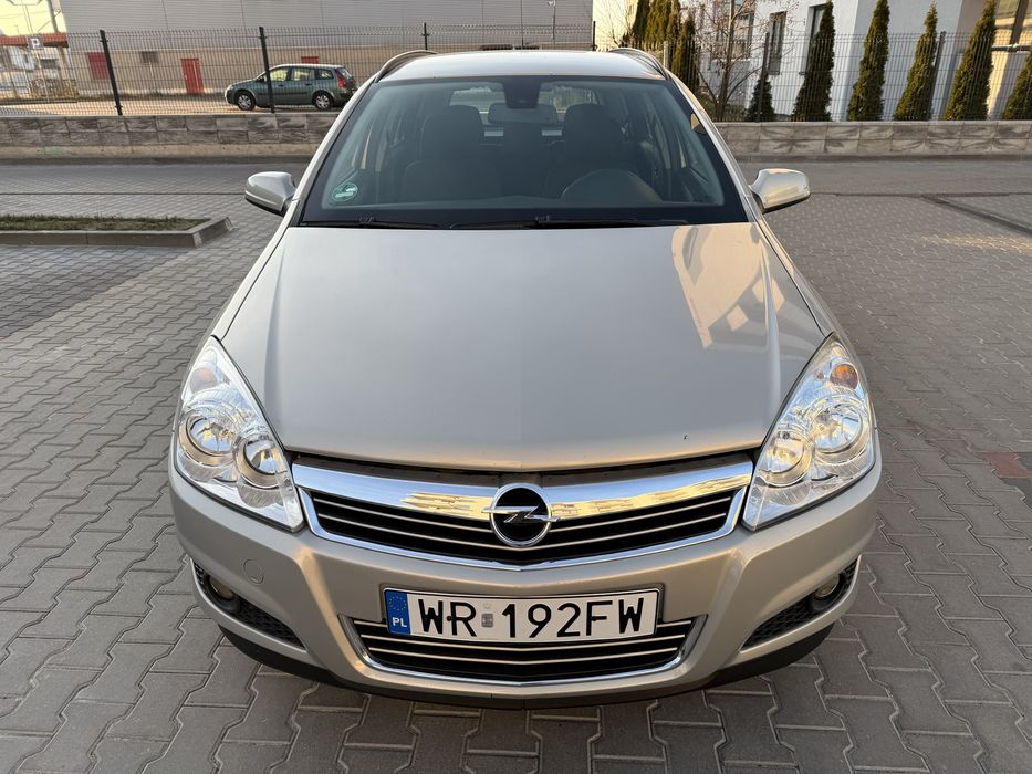 Opel Astra 1.6b•2009r•180tys•STAN NOWEGO AUTA•Oryginal•Okazja
