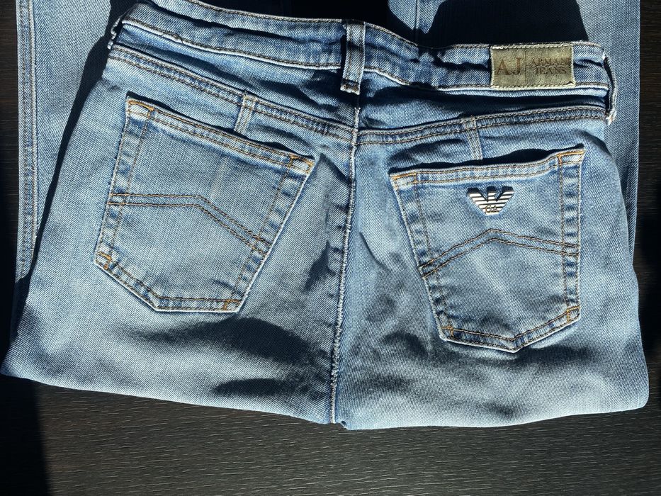 Damskie jeansy marki Armani Jeans
