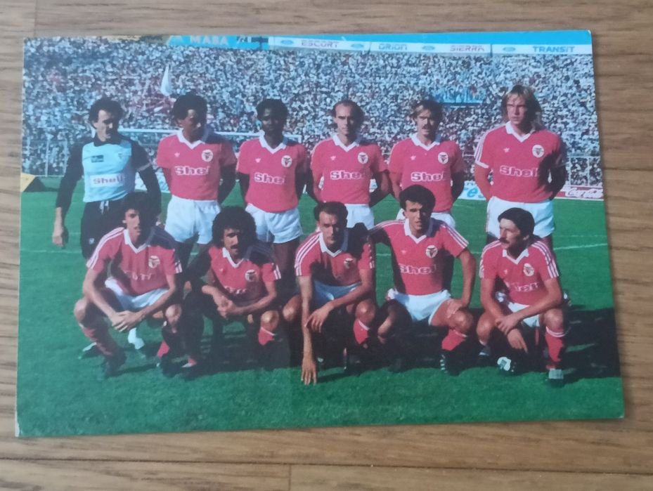 Publicidade vintage ( Discoteca Kremlin) e postal do Benfica
