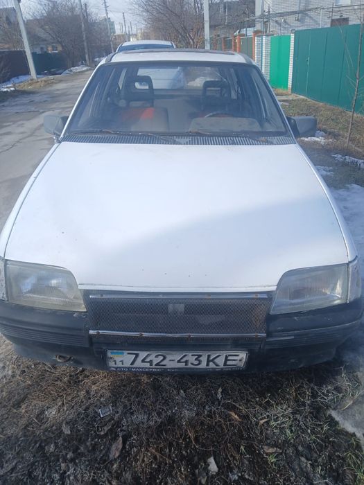 Продам Опель кадет на запчастини