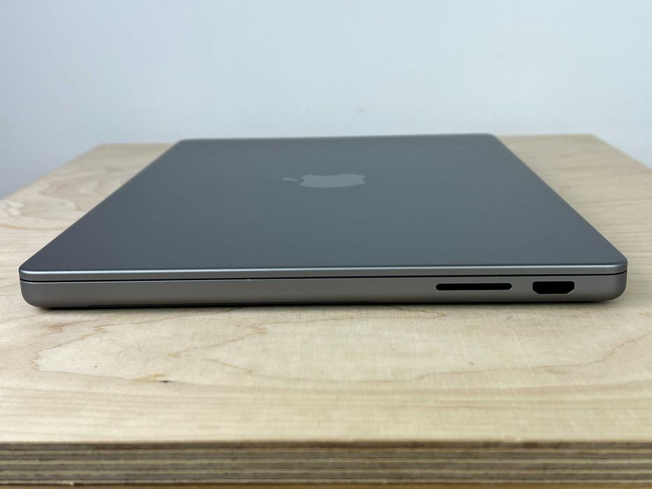 2023 MacBook Pro A2918 14" M3 16GB 1000GB