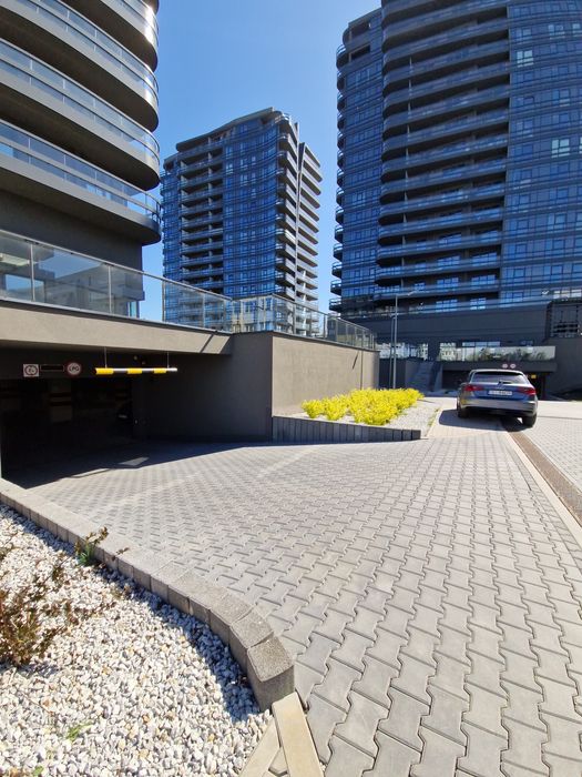 Miejsce parkingowe Plaza Tower 3