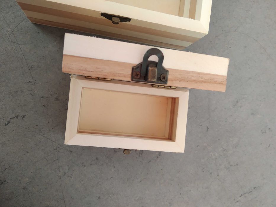 Caixa de madeira64750705386498121