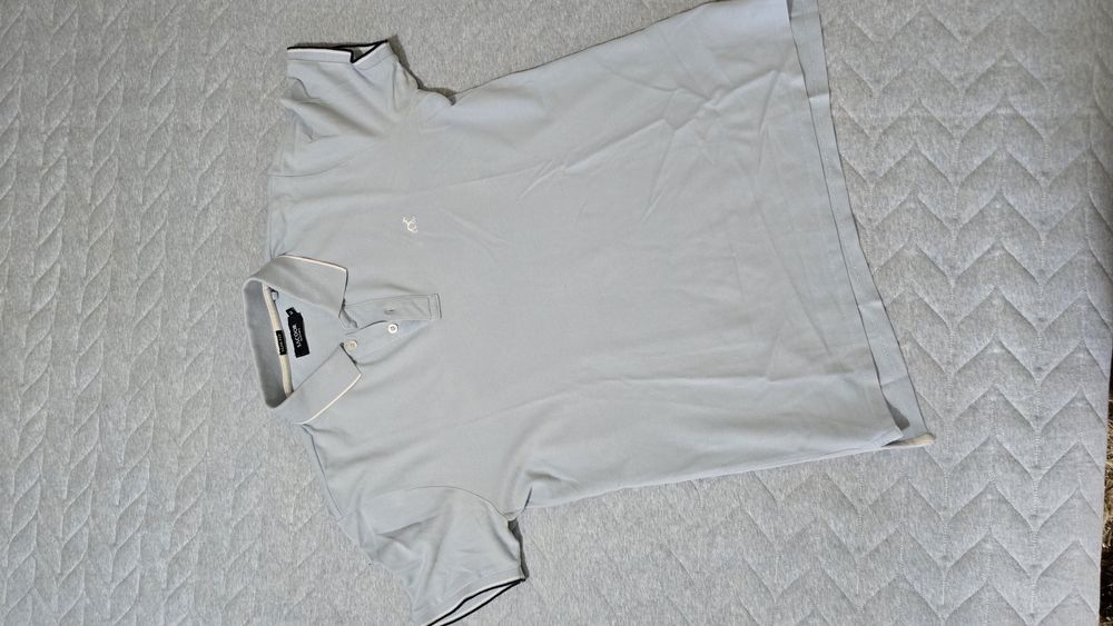 Polo Azul Claro Sacoor Brothers
Tamanho M.
Em bom estado.