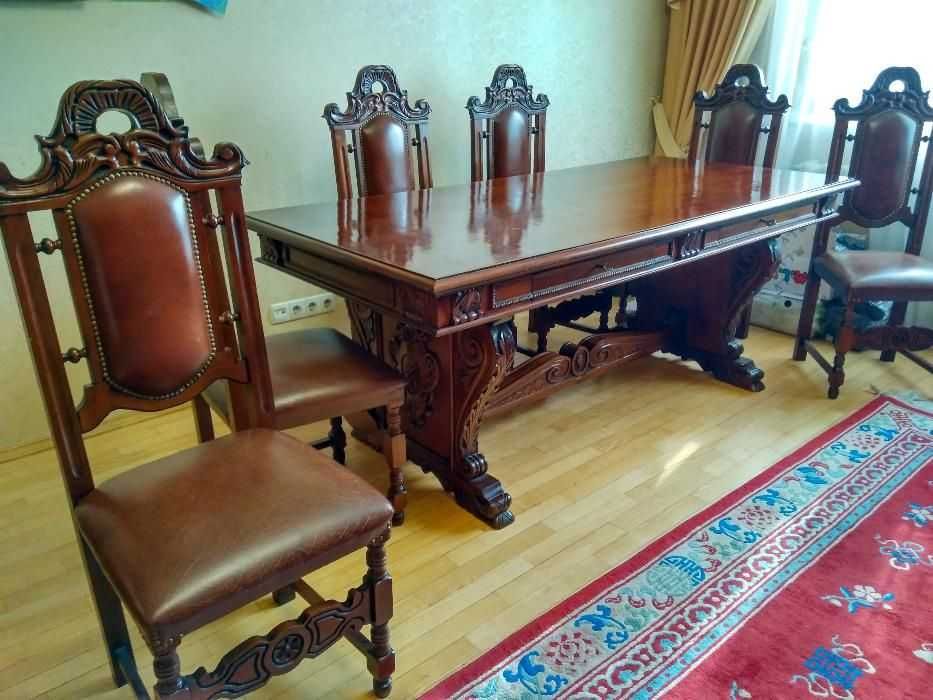 Антикварный стол с 6 стульями