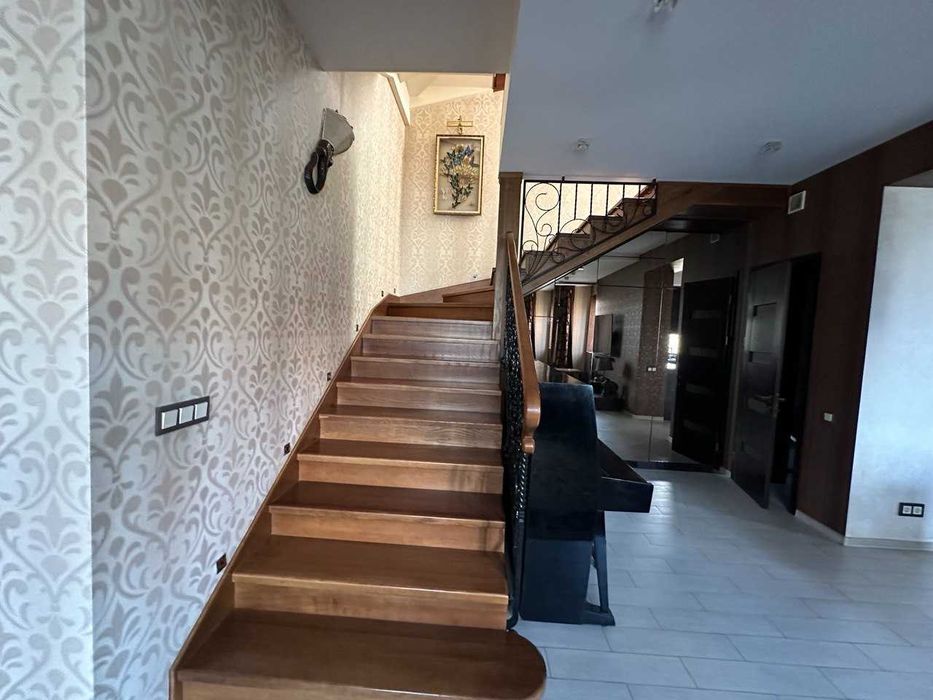 Продам КАЧЕСТВЕННЫЙ ДОМ посёлок Кирова м Ак Павлова и Ак Барабашова AB