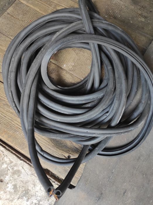 Тормозні передні колодки ВАЗ 2121. Передні решітки. Ущільнювач для две