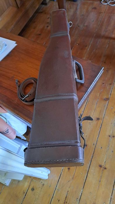 Saco de arma antigo, em couro