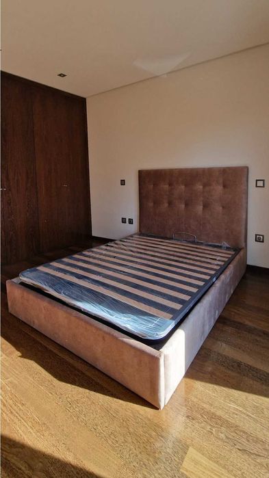 Camas De Casal Estofadas Top de Gama 190x140m Estrado Incluído 199€ !!