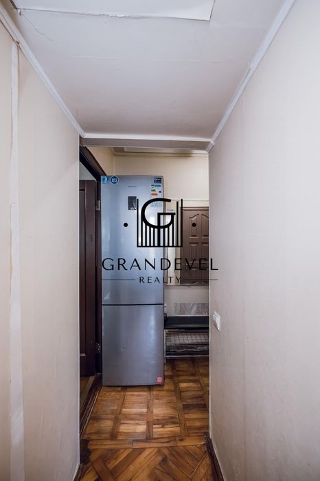 Продам 2к квартиру по вул. Ушинського, Чоколівка, радіоринок, Київ