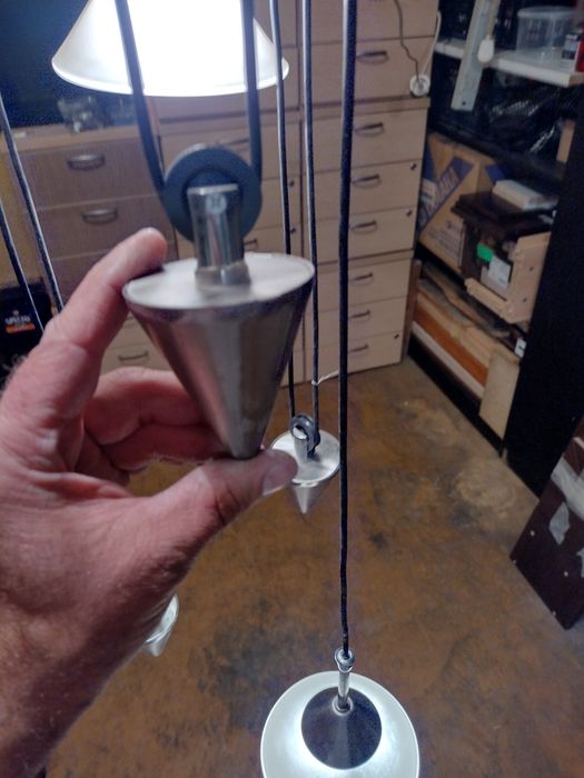 Lampa sufitowa regulowana wysokosc