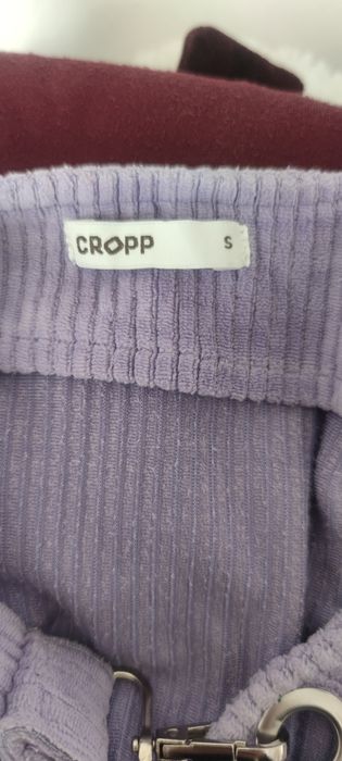 Fioletowa sukienka ogrodniczka