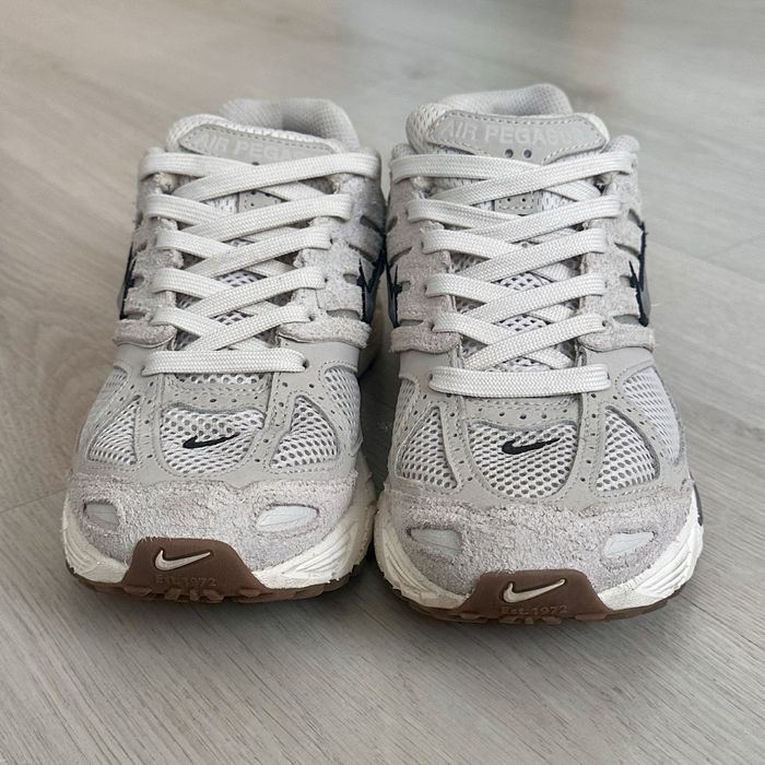Кросівки жіночі Nike Air Pegasus 2005