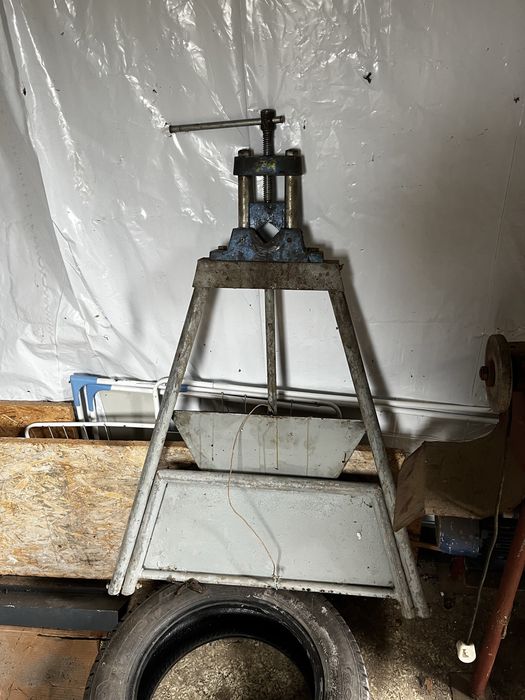 Imadło hydrauliczne do rur Pionier
