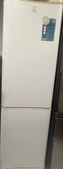 Холодигьник Індезіт