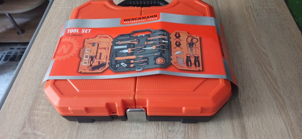 Набір інструментів.