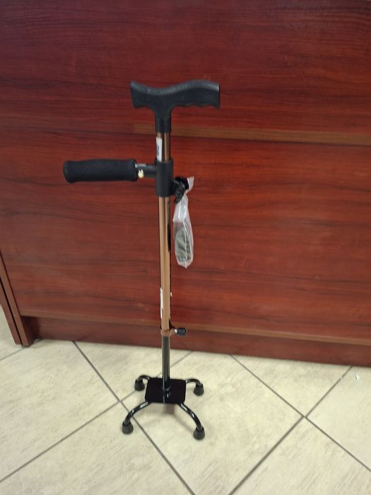 Laska inwalidzka czworonóg regulowana wysokość