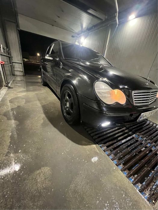 Продам мерседес 2.2 tdi