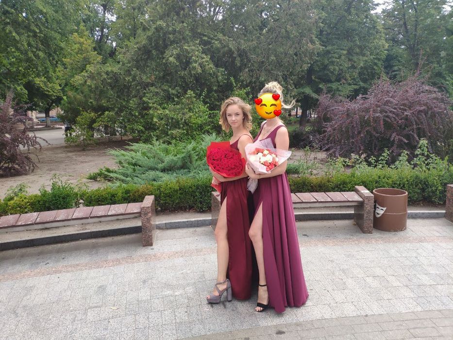 Неймовірна святкова вечірня сукня кольору марсала/бордова