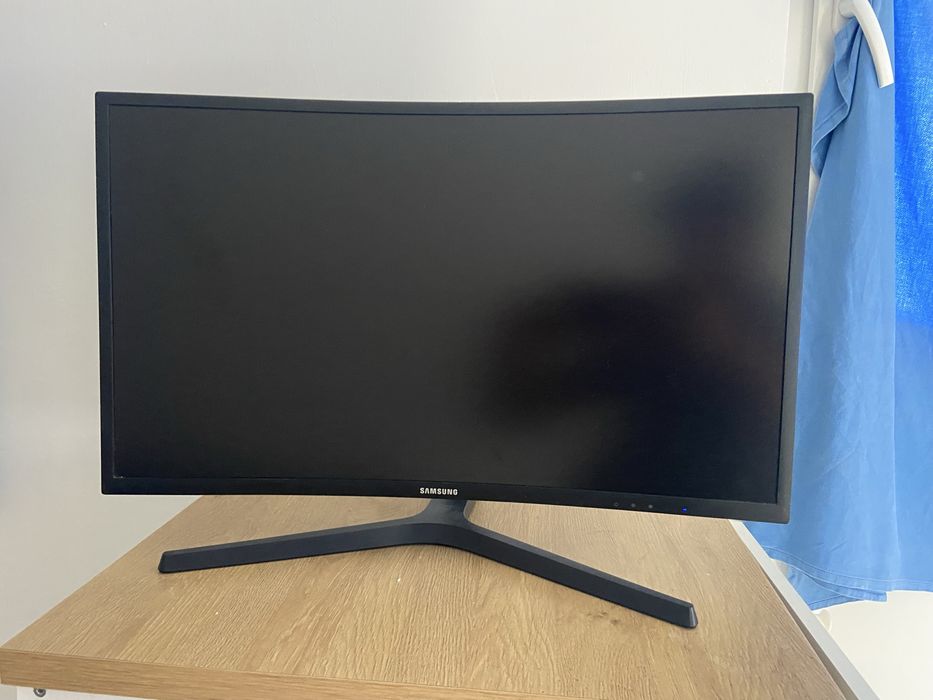 Monitor Samsung C27FG7X de 27 polegadas, 144 Hz, em excelente estado457557081169612801