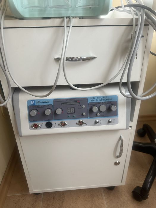 Продам косметологические аппараты, мебель